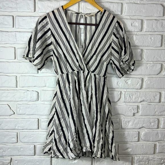 Billabong Dresses & Skirts - Billabong Striped mini dress size small